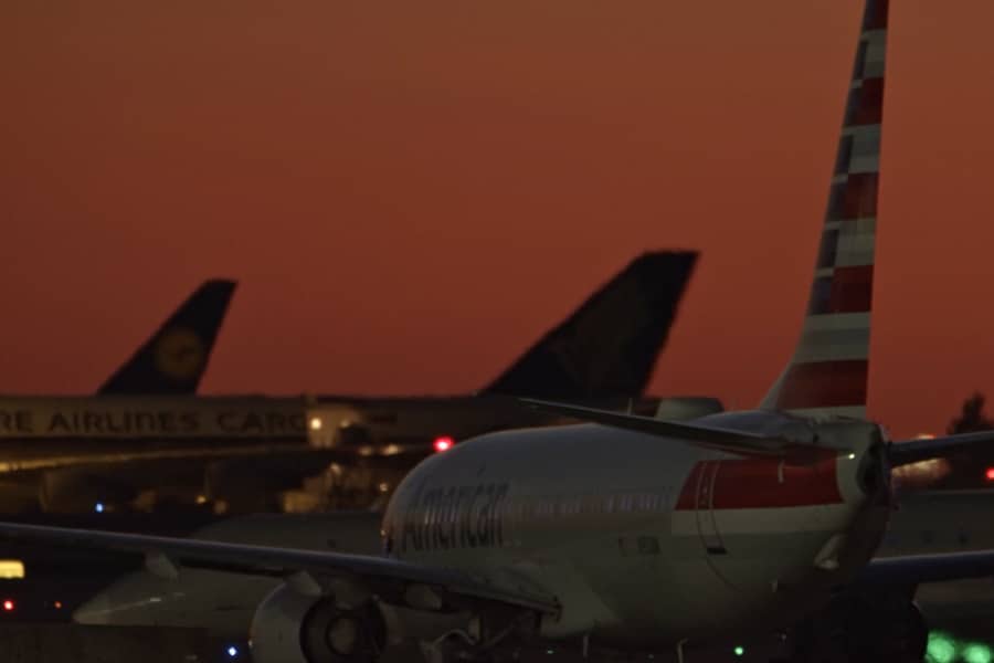 [watch chicago documentary dfw airport video production from the robo collective vimeo]